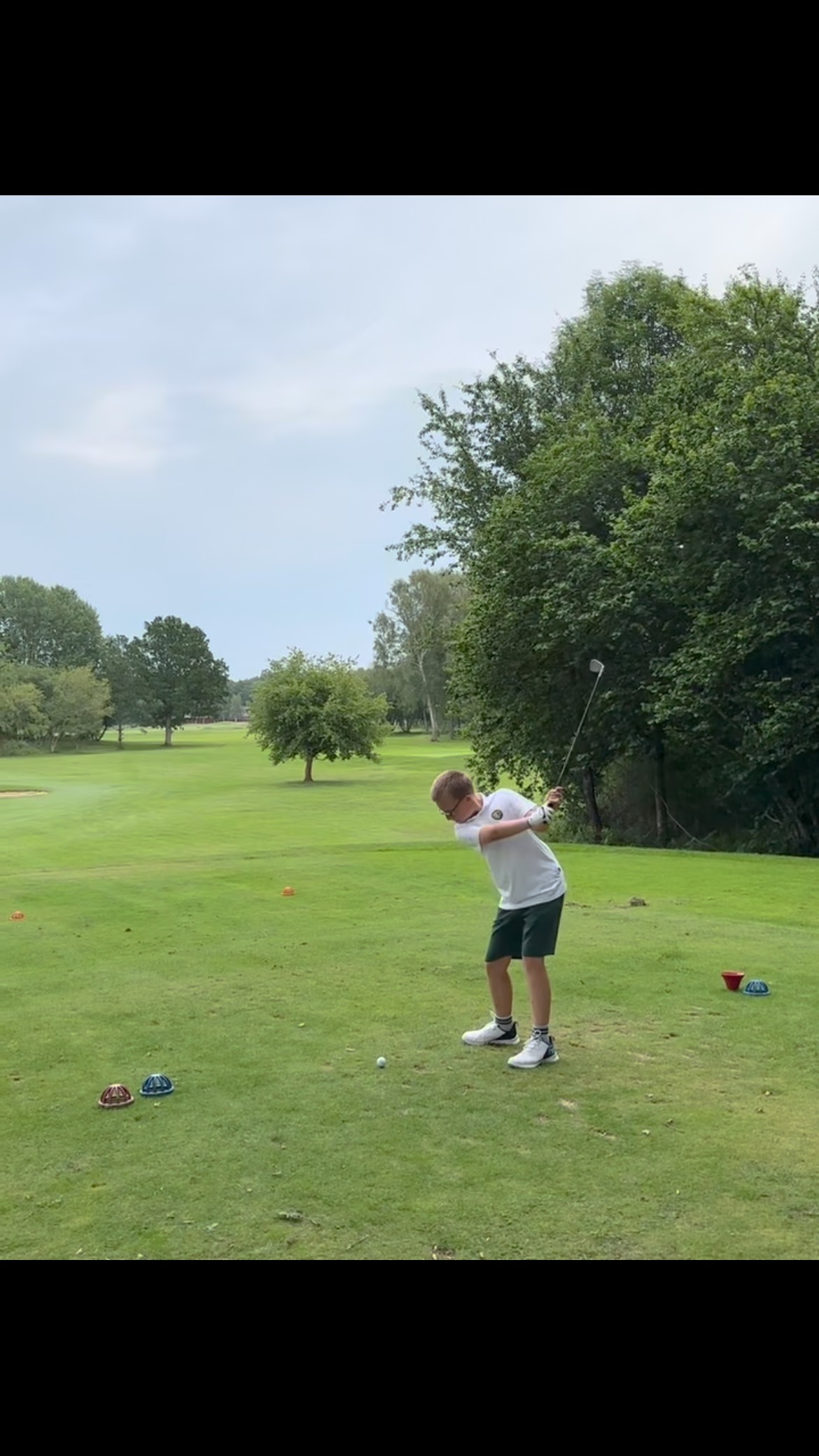 Stort grattis @noah_the_golfer till din HIO på Trosa Golfklubbs hål 11 idag 🤩 Din hårda träning har verkligen gett resultat! Keep up the good work! 💪🏼 /Coach

#kastenfalkgolf #trosagolfklubb #trosagk #holeinone